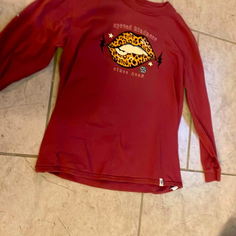 Maroon simple southern shirt with print on front